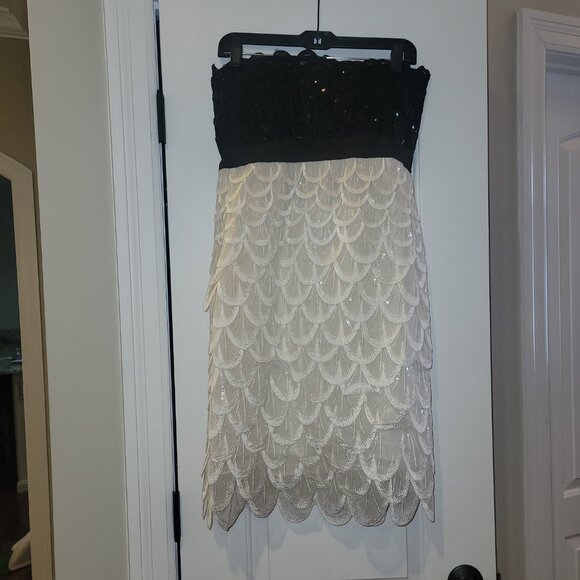 Black and white bodice style sequin peacock formal dress with bow - Picture 5 of 8